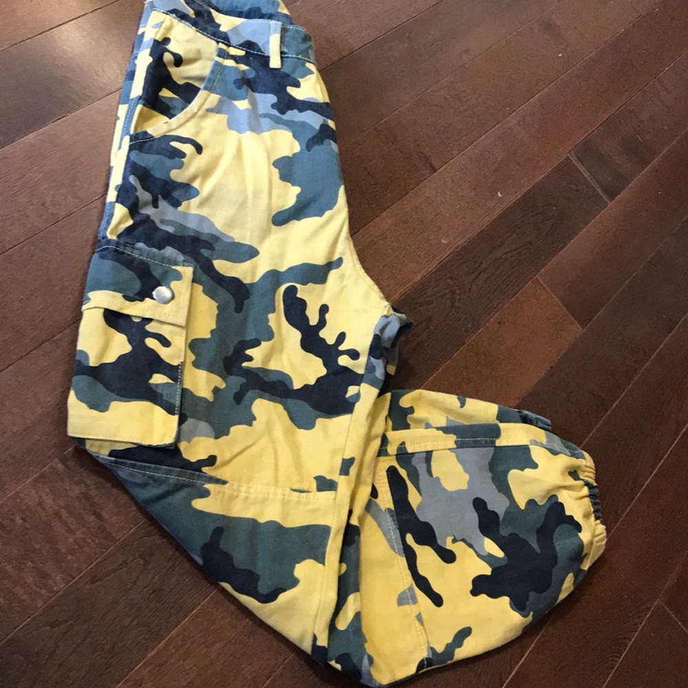 ⭐️ Camo pants 2/30$